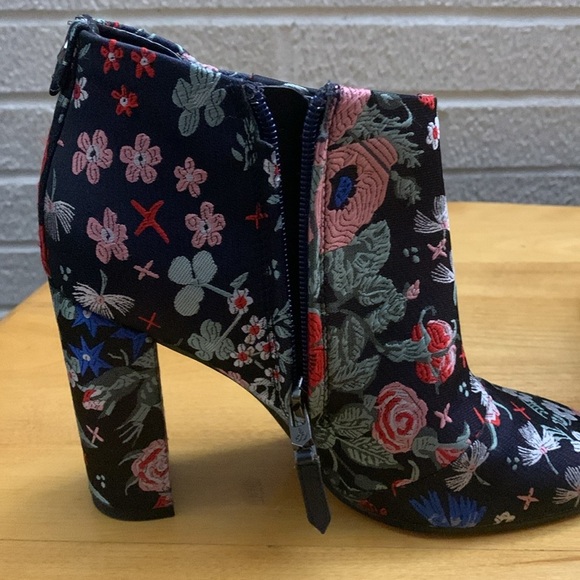 SAM EDELMAN Cambell boots women size 6.5 chunky heels zip Floral Embroidered EUC - Picture 5 of 12